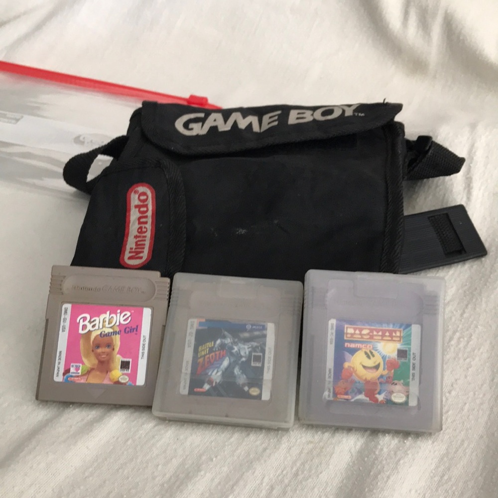 Nintendo Game Boy bag and games